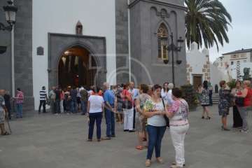 Oficios religiosos del mediodía y procesión del Santo Cristo de Telde (Foto TA)